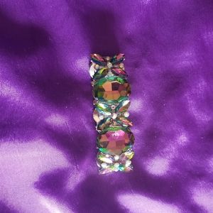 Iridescent bracelet
